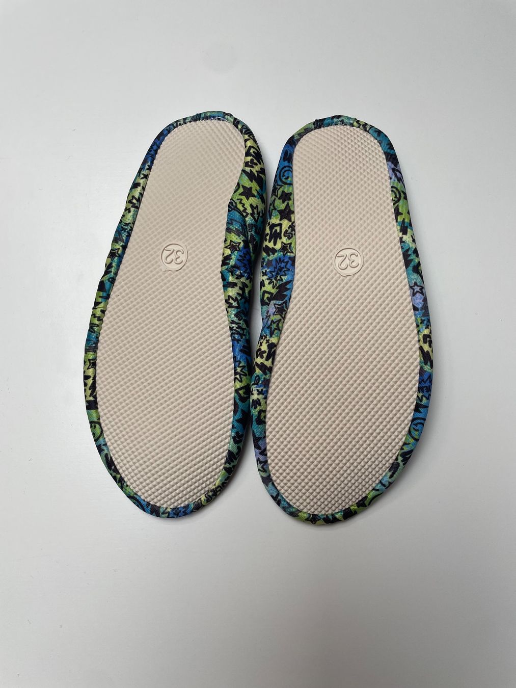 Chaussures garçon: Kaybee Turnschläppli Gr. 32 – Neuf avec emballage d'origine à Grellingen par dinge 1