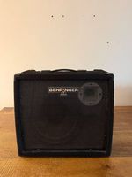 Behringer Ultratone K1800FX (180W) inkl. 2 Mikrofone & Kabel