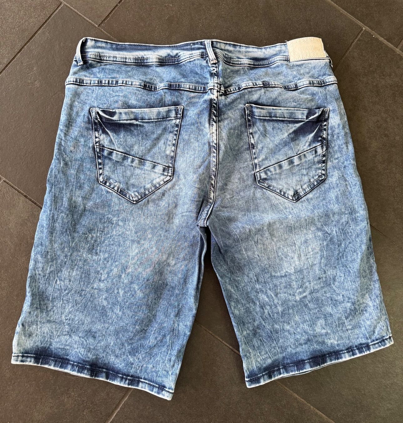 Cecil Jeans: Cecil Jeans-Shorts W34 – Usato da Balsthal venduto da flu33 1