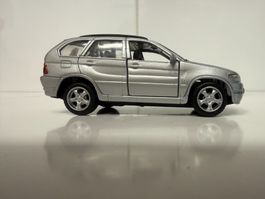 BMW X5 Maisto 1-42 guter Zustand 243