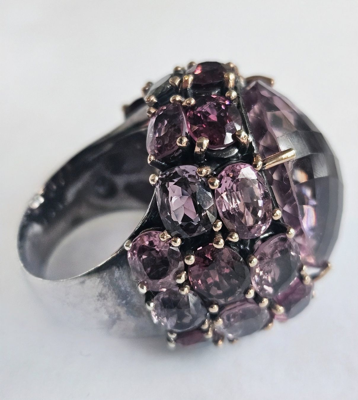 Anelli: Ring mit rosa Steinen und dunklem Silber Grösse 59 – Nuovo (secondo la descrizione) da Zürich venduto da Bieter04 6
