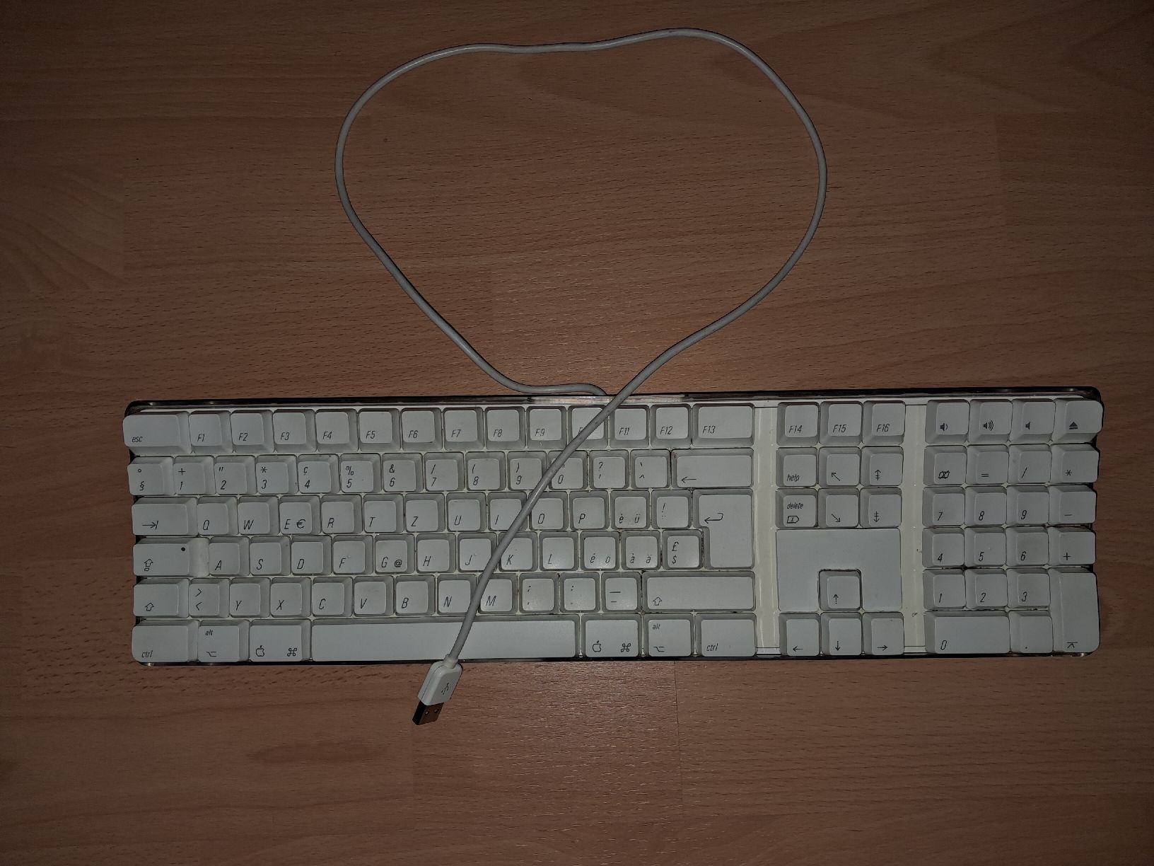 Apple Tastiere: Apple Tastatur weiss – Usato da Heimberg venduto da Tmutzli