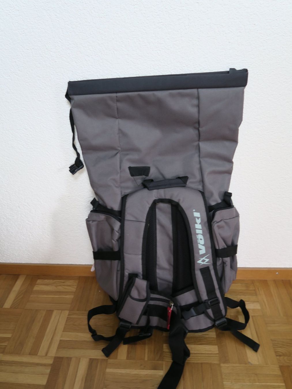 Völkl Zaini: Völkl Rucksack - neu! – Nuovo (secondo la descrizione) da Siebnen venduto da MarenSchweiz 1