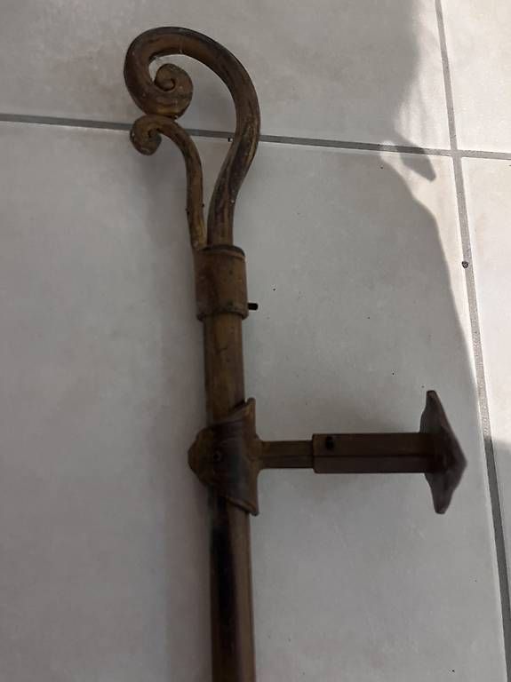 Altro per la casa: Tringle de rideau couleur rouille 263cm long  – Usato da Yverdon-les-Bains venduto da car_xd5s