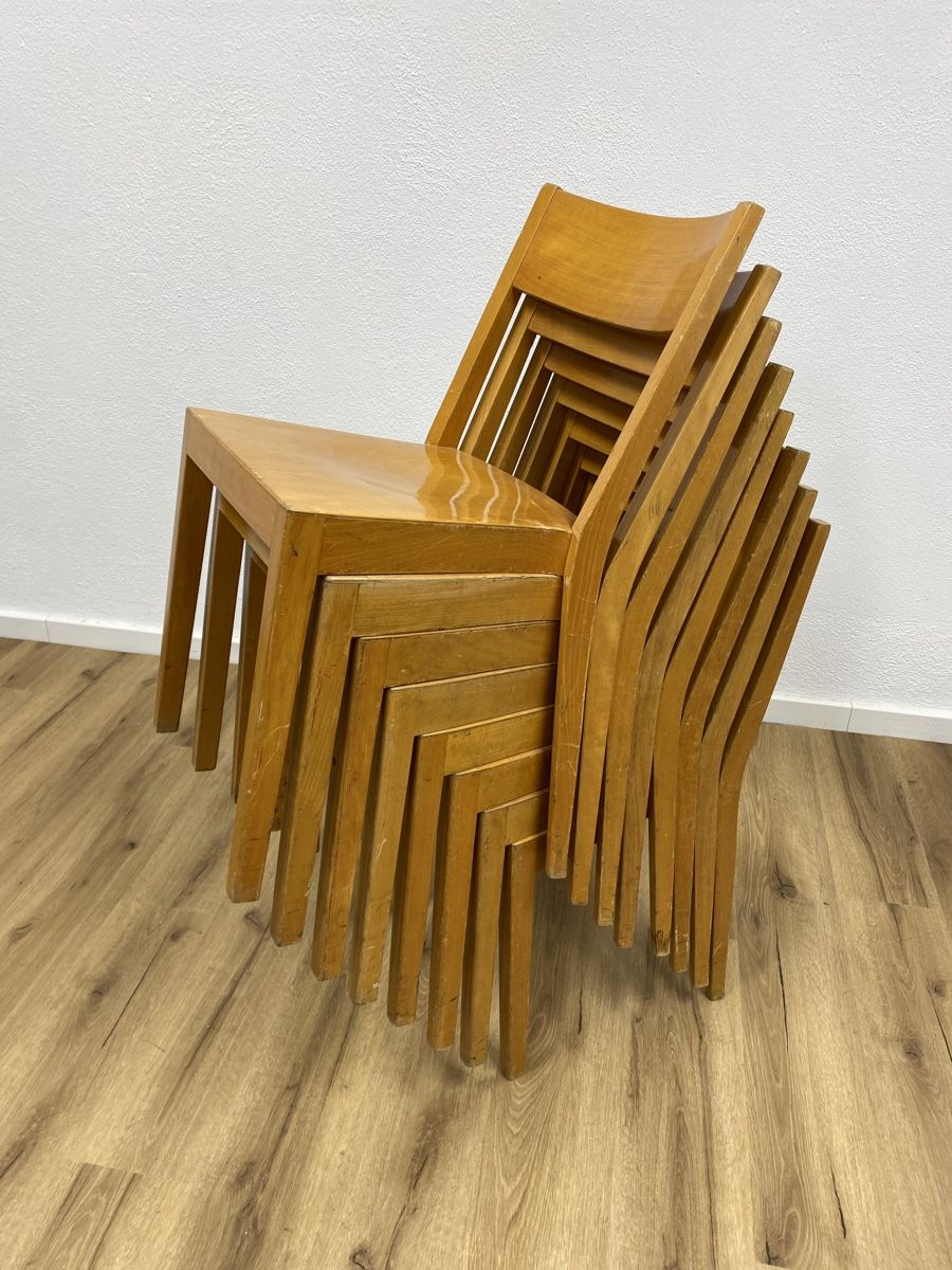 Horgen Glarus Sedie: 8 Stapelstühle – Usato da Basel venduto da MoebelSackmann