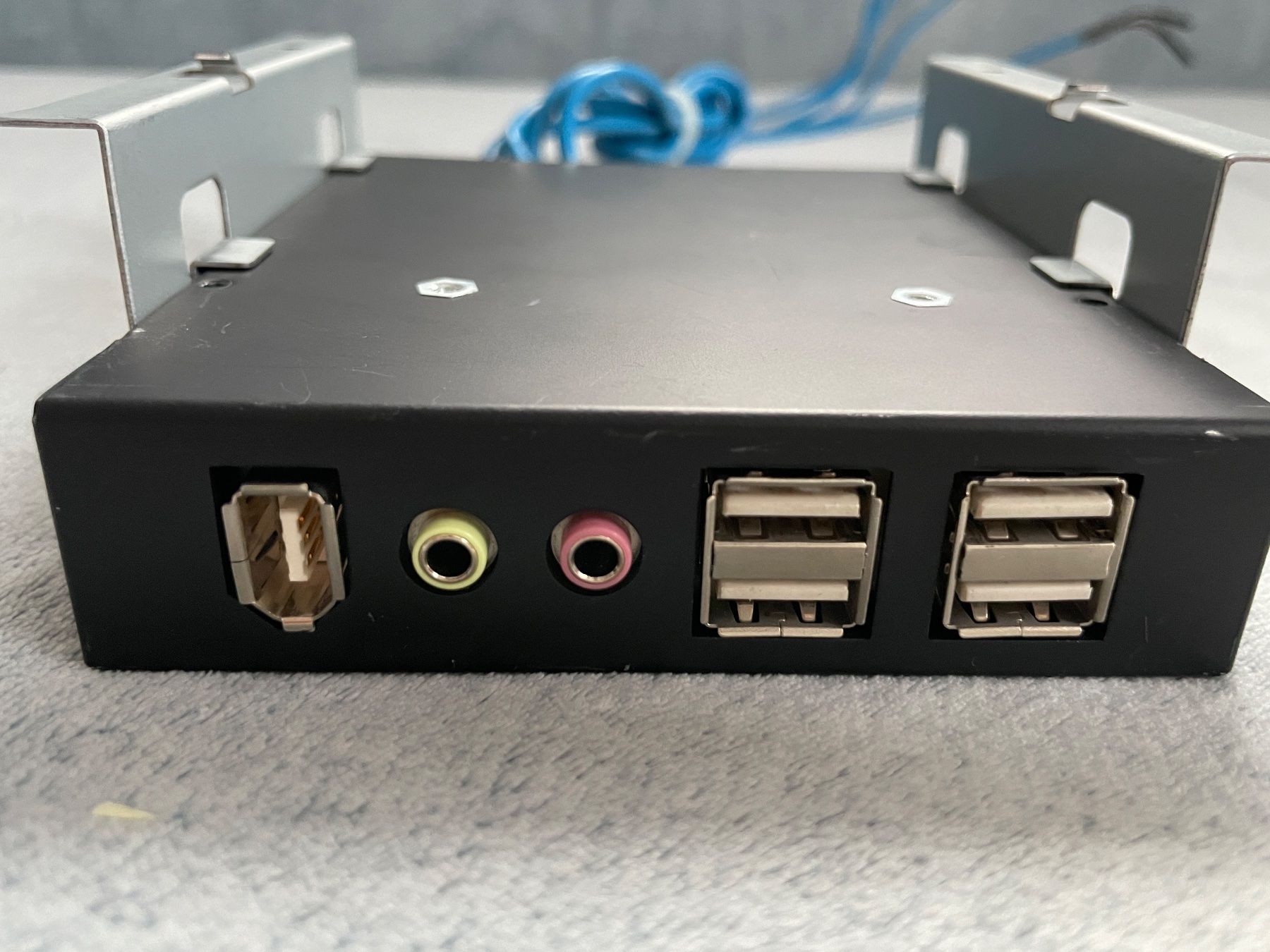Custodie: Frontpanel für PC Gehäuse 3.5" – Usato da MAGDEN venduto da GoldenEagle2020