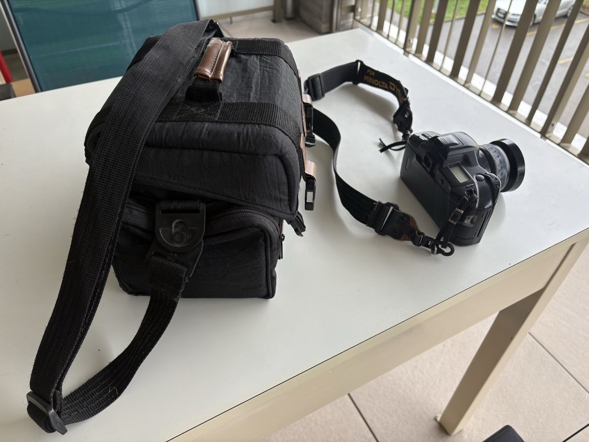 Fotocamera: Fotoapparat mit Etuitasche – Usato da Hinterkappelen venduto da jak_t2gk
