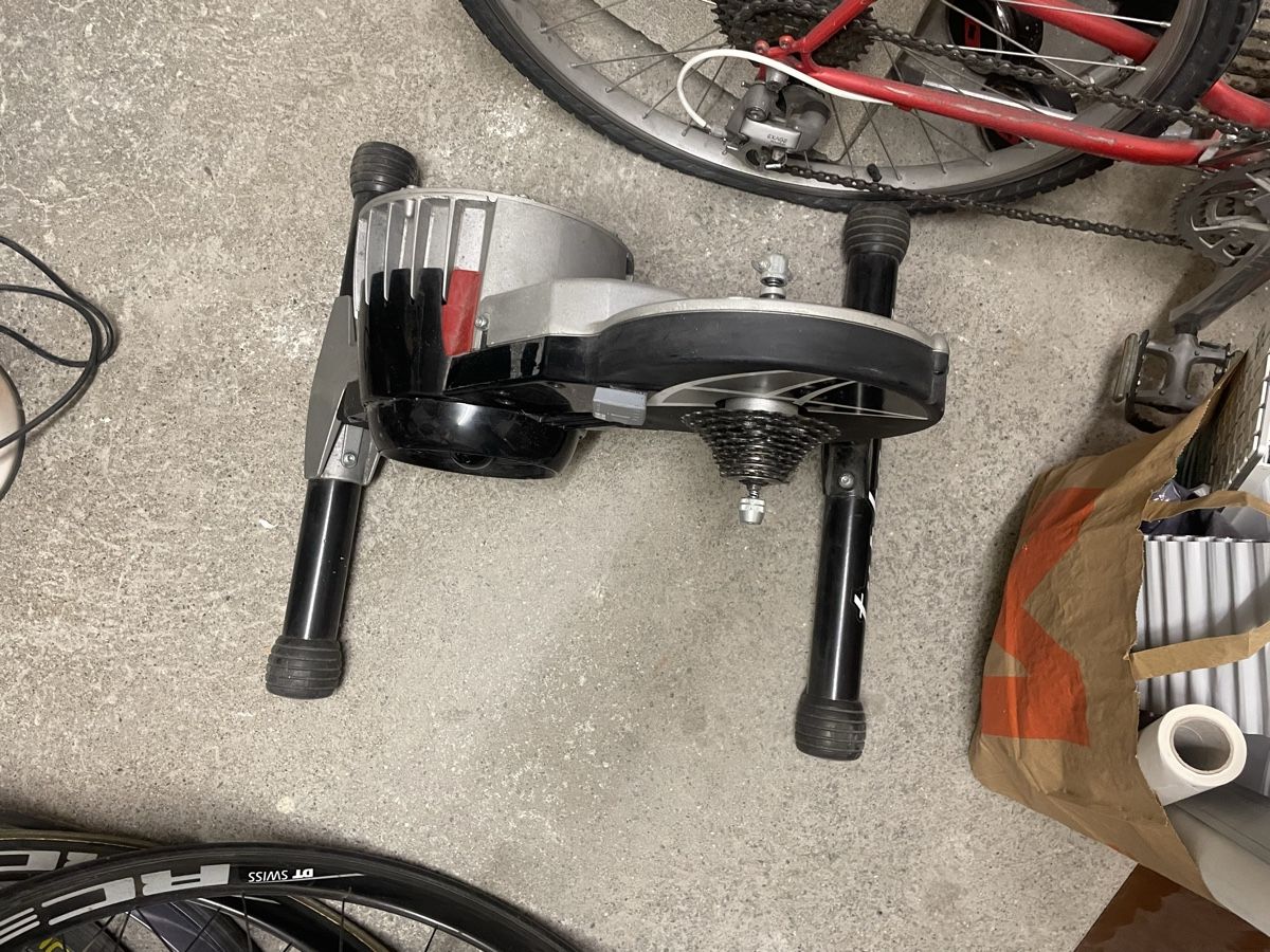 Hometrainer: Rollentrainer mit Powermeter, Elite Turbomuin – Usato da Zürich venduto da Pharcko 1
