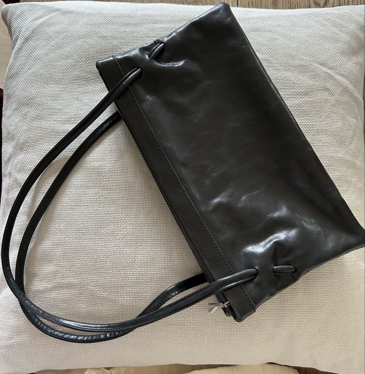 Taschen für Damen: Schultertasche BY FAR Leder Schwarz – Neu (gemäss Beschreibung) aus Unterägeri von Emmilou 1