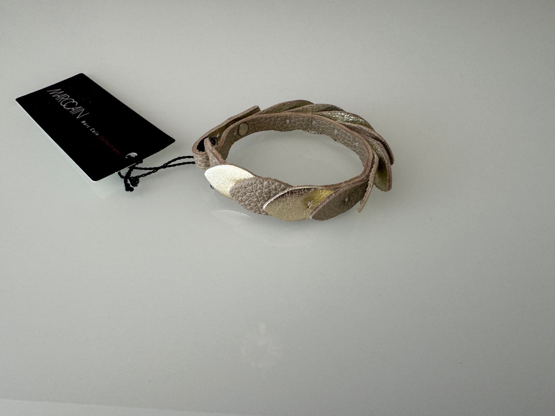 Marc Cain Bracciali & Braccialetti: marc cain armband leder schuppenmuster – Nuovo e nell'imballaggio originale da Volketswil venduto da praxis12 1