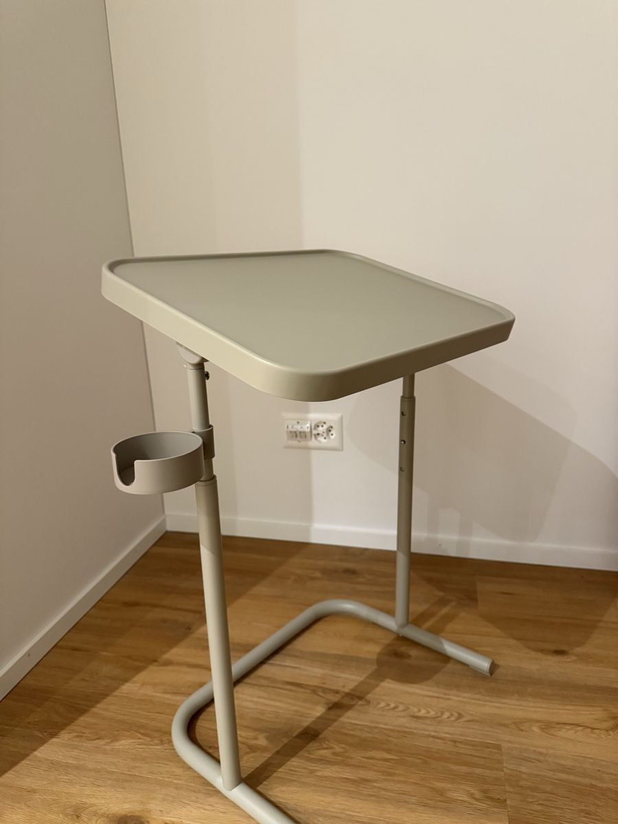 Ikea Scrivanie: Laptoptisch – Nuovo (secondo la descrizione) da Wallisellen venduto da lar_yl8d