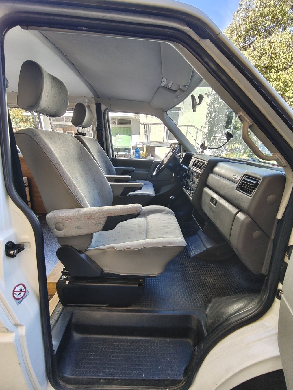 VW Veicoli da campeggio: VW T4 Camper – Usato da Schaffhausen venduto da ale_yx5l 3