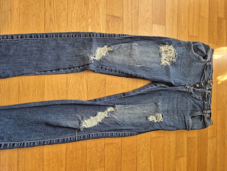 Coole SilkSilk Jeans mit Rissen, Top Zustand, Grösse M