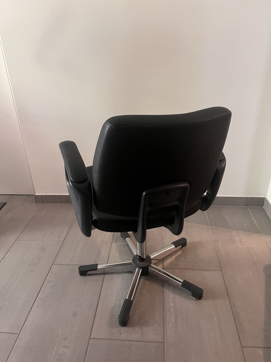 Stühle: Stuhl aus Coiffeur Geschäft – Gebraucht aus Unterkulm von Rekazo 2