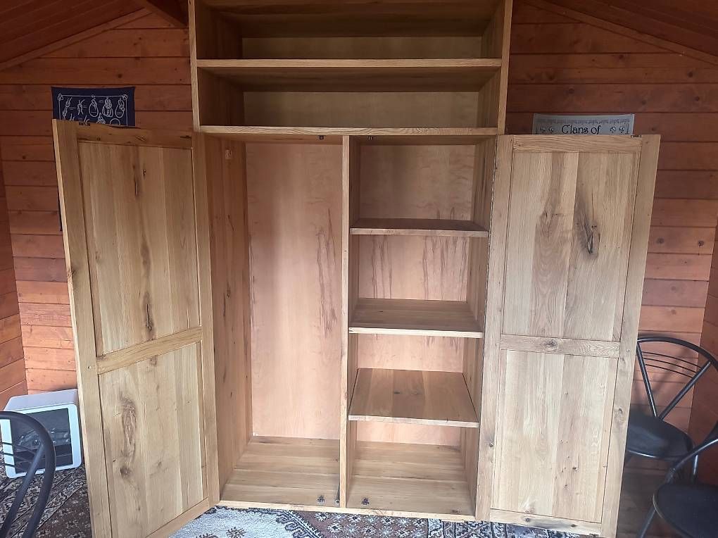 Articles en bois: Massiv Eiche Schrank – D'occasion à Safnern par nao_vp22 1