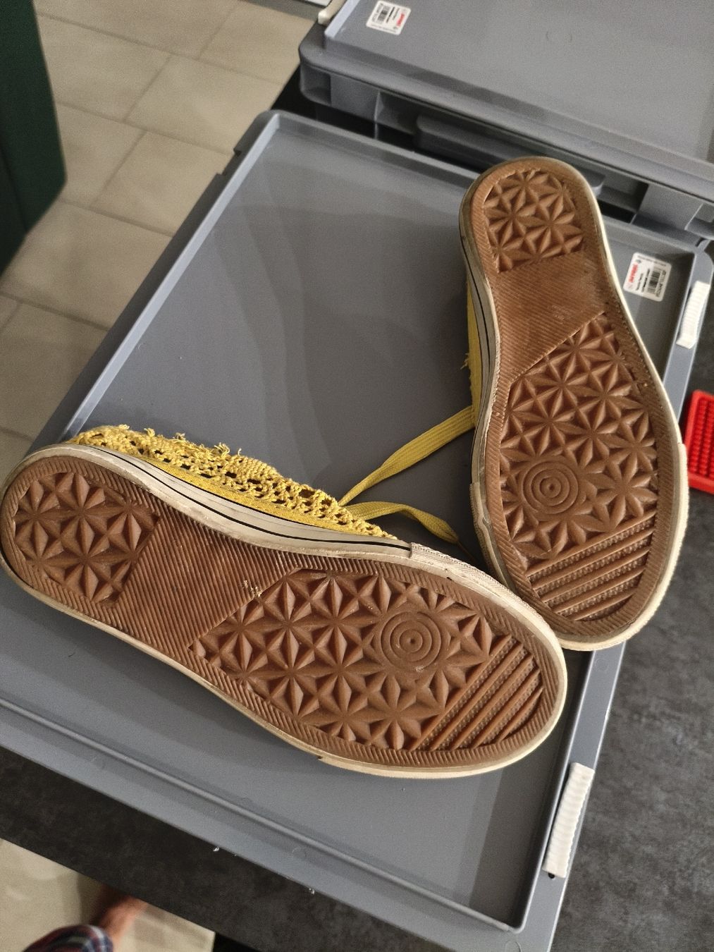 Chaussures femmes: Scarpe numero 37  – D'occasion à Bioggio par OresteIronix