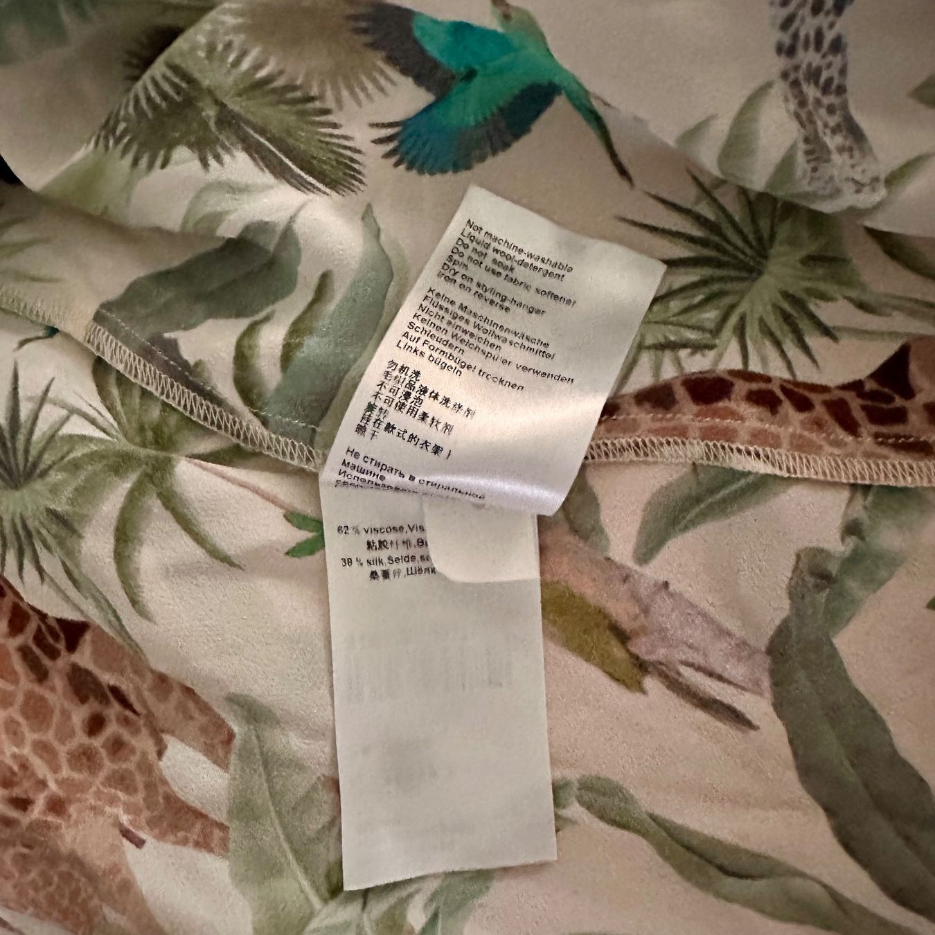 Marc Cain Kleiderpakete: Marc Cain Bluse und Rock N3 – Gebraucht aus St. Gallen von gag_6sxh 3