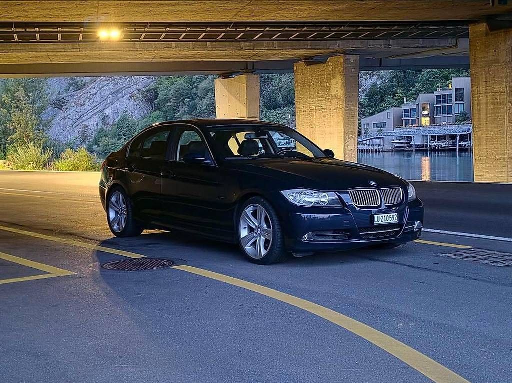 Automobili: BMW e90 325i  – Usato da Buttisholz venduto da wol_h9ls