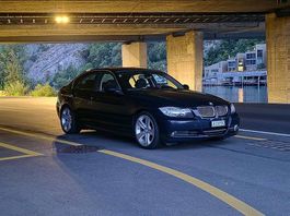 BMW e90 325i 