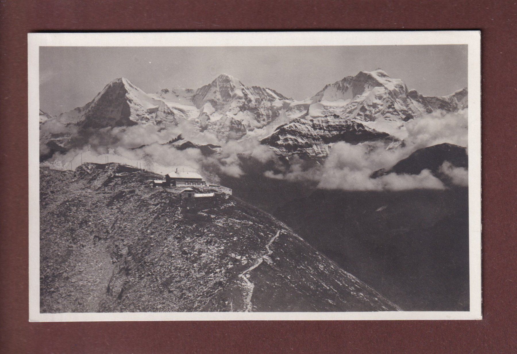 Cartoline postali: Hotel NIESEN-KULM – Usato da Pully venduto da nicecards