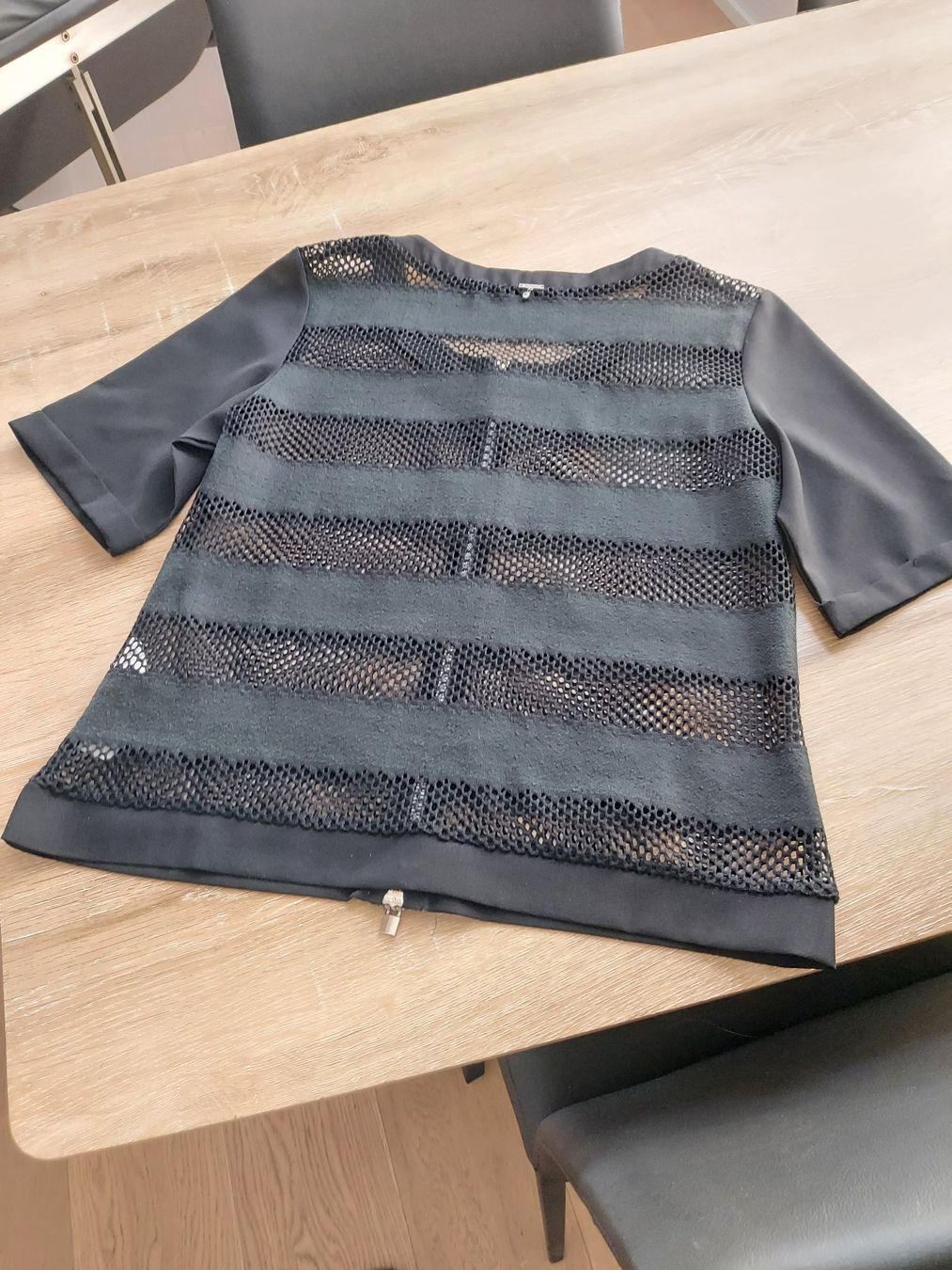 Airfield Blusen: Airfield Bluse/Jacke mit passendem Spaghetti-Top (Set) – Gebraucht aus Knonau von mal_r8cj 2