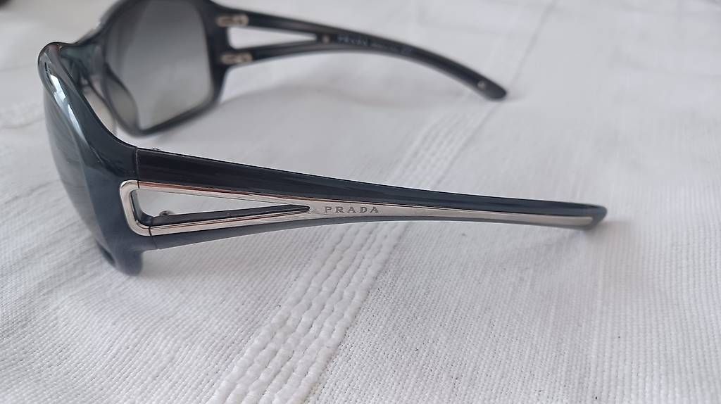 Occhiali & Lenti: PRADA Sonnenbrille – Usato da Bäretswil venduto da Musaka68 2