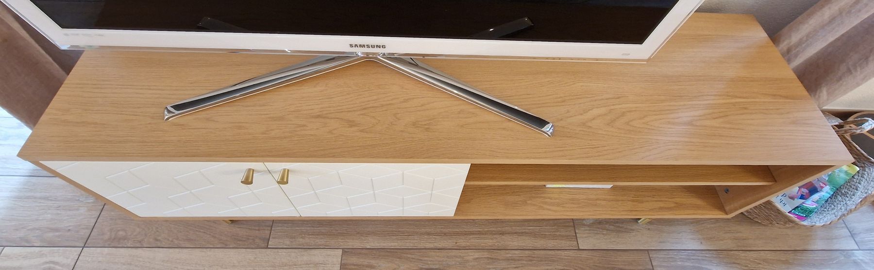 Mobili TV: TV Möbel, MDF Eiche furniert/Eiche massiv – Usato da Suhr venduto da Sbume 6