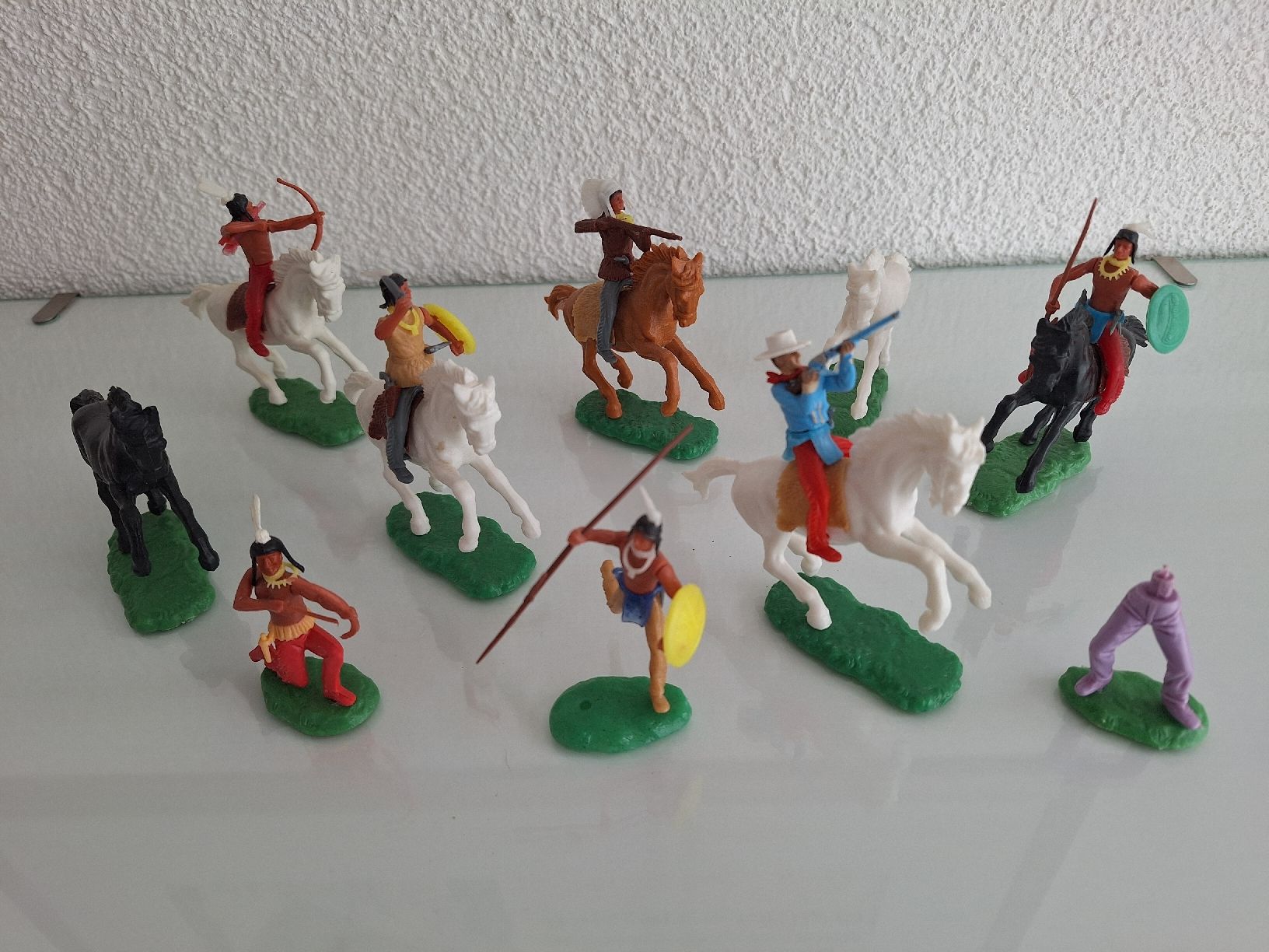 Statuette: Elastolin Kunststoff Steck Figuren – Usato da Sissach venduto da luvama