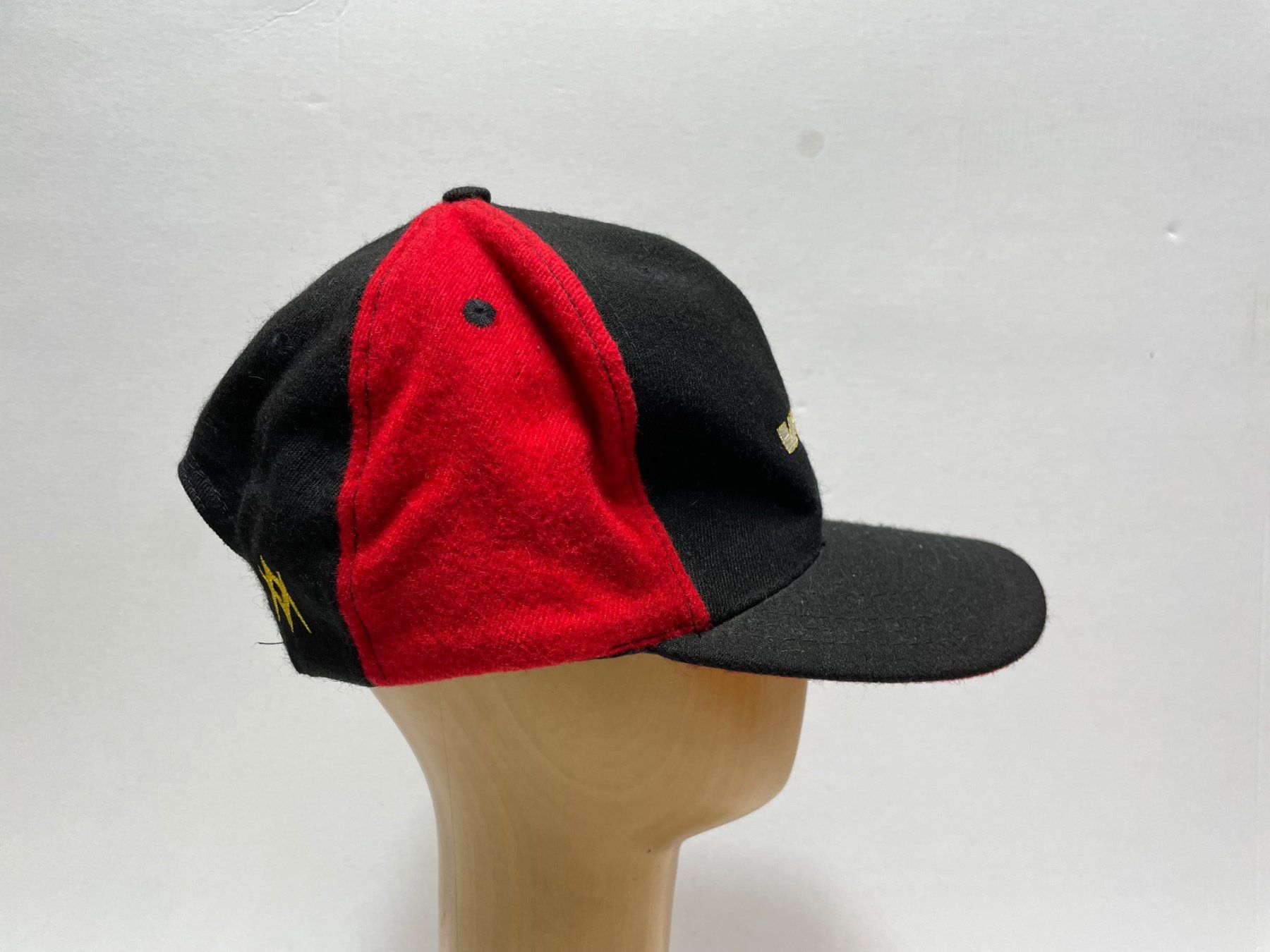 Copricapi, berretti & cappellini: Vintage 90s Wool 6-Panel Cap Völki Skifahren – Usato da Zürich venduto da le_souk 4