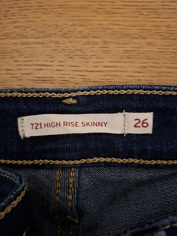 Jeans: Levis Jeans  – Usato da Bern venduto da ANIP 3