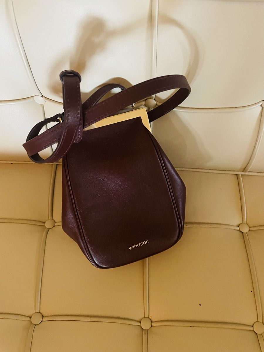 Windsor Borse da donna: NEU Windsor, Umhängetasche Bordeaux – Nuovo e nell'imballaggio originale da Tägerwilen venduto da CarolinaHerrera