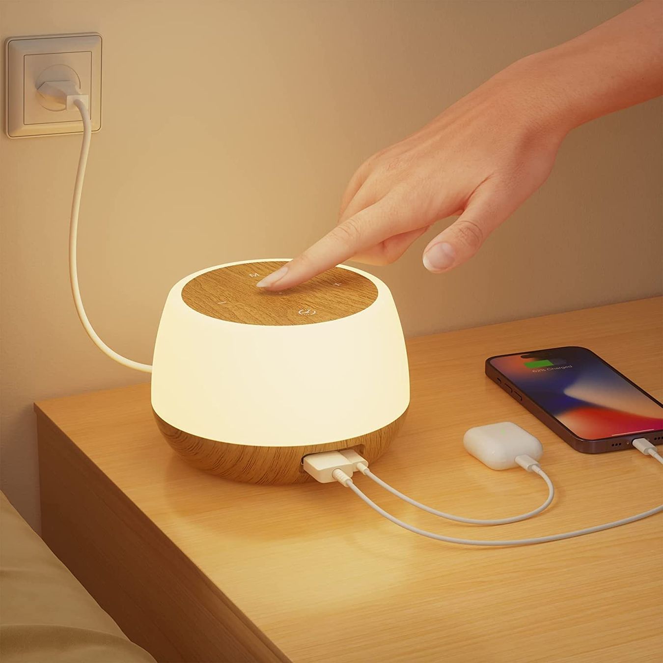 Lampen: Nachttischlampe Touch Dimmbar mit 20W Ladefunktion – Neu und originalverpackt aus Nuglar von SaleRitter