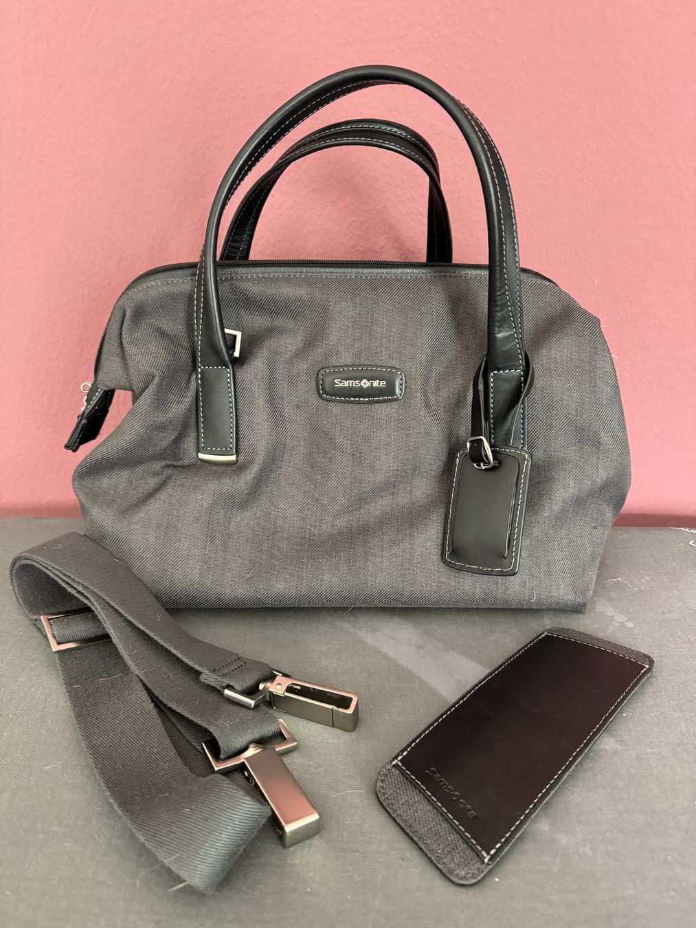 Samsonite Taschen: Samsonite Bowlingbag Handtasche Stoff anthrazit-grau – Gebraucht aus Muttenz von einfach-schoen