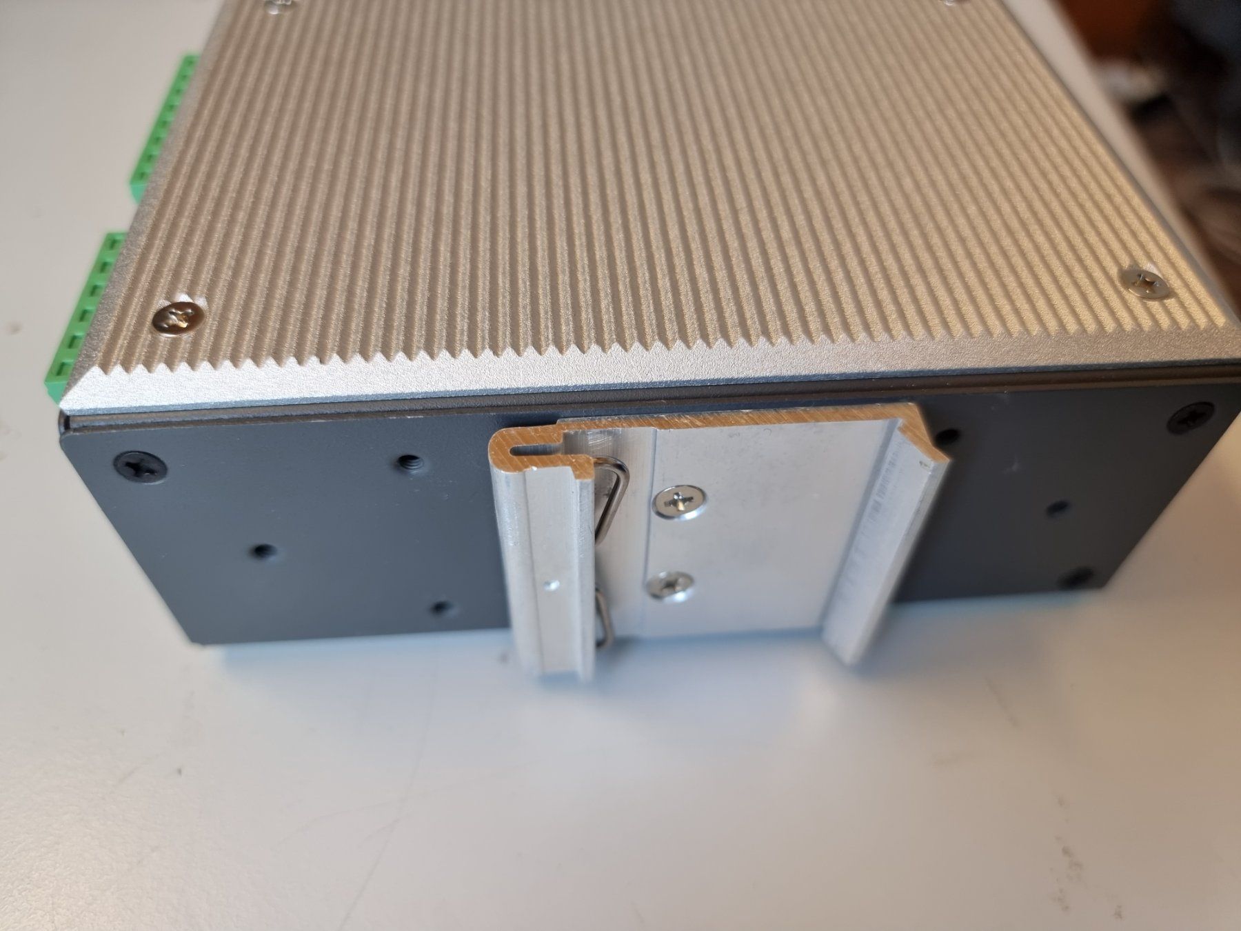 Elektronikbauteile: MOXA VPort 451 Videoenc.MPEG4/MJPEG ***3 Monate GARANTIE*** – Gebraucht aus Bern von Manuel.Berner 3