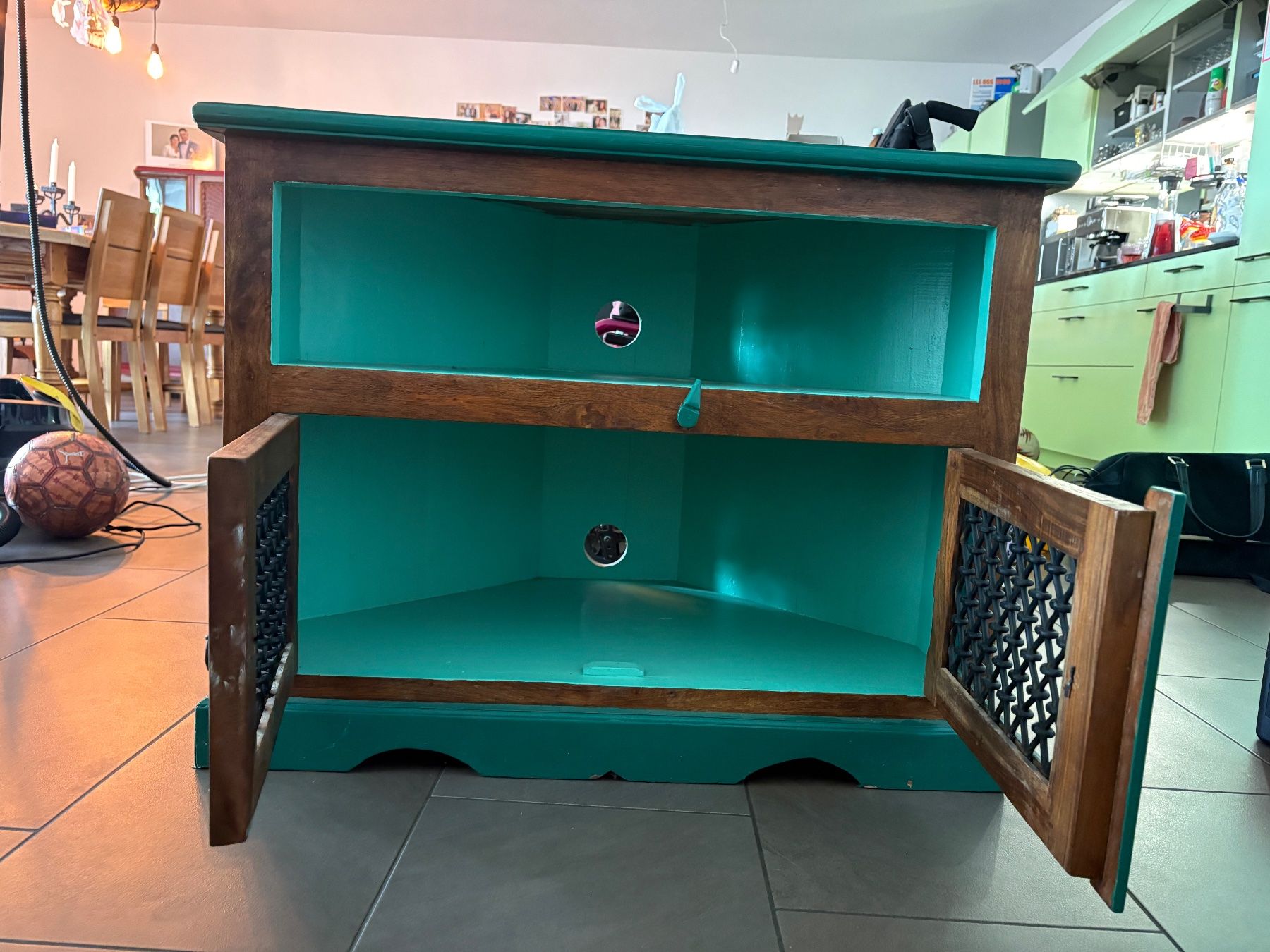 TV Möbel: Rustikales Eckmöbel/TV-Möbel aus Holz, Vintage Look – Gebraucht aus Ehrendingen von leoman18 1