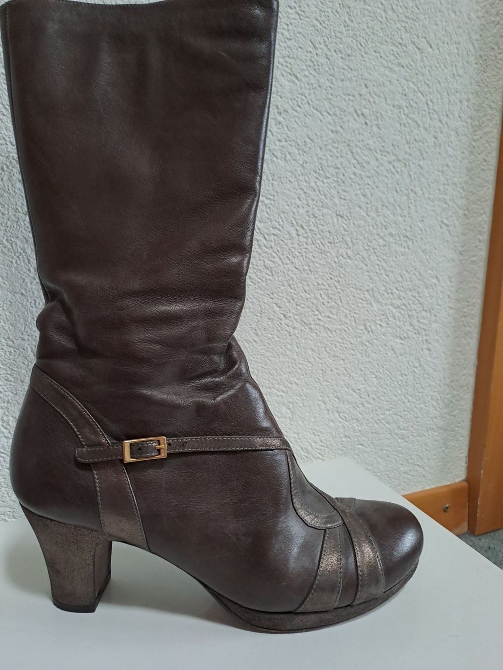 Chie Mihara Scarpe da donna: Hochwertiger Lederstiefel, CHIE MIHARA, NP 549.--, Gr. 38.5 – Usato da Frauenfeld venduto da Andadaa