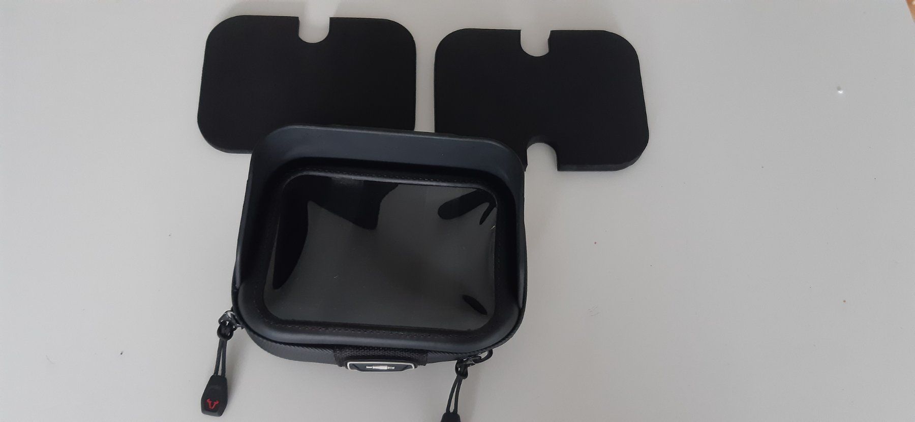 Supporti a parete: T-LOCK NAVI CASE Für Geräte im Querformat – Usato da Nussbaumen AG venduto da andrasbandi 1