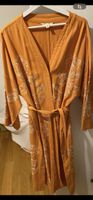 Kimono long orange avec broderies blanches taille M