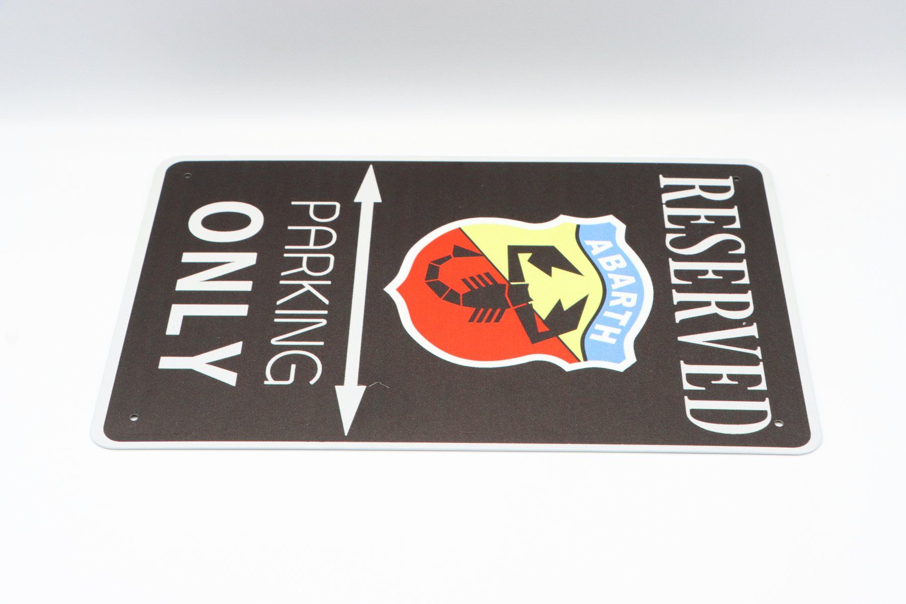 Abarth Insegne: Fiat Abarth Reserved Parking Only Blechschild – Nuovo (secondo la descrizione) da Bühl b.Aarberg venduto da Collectorpassions 3