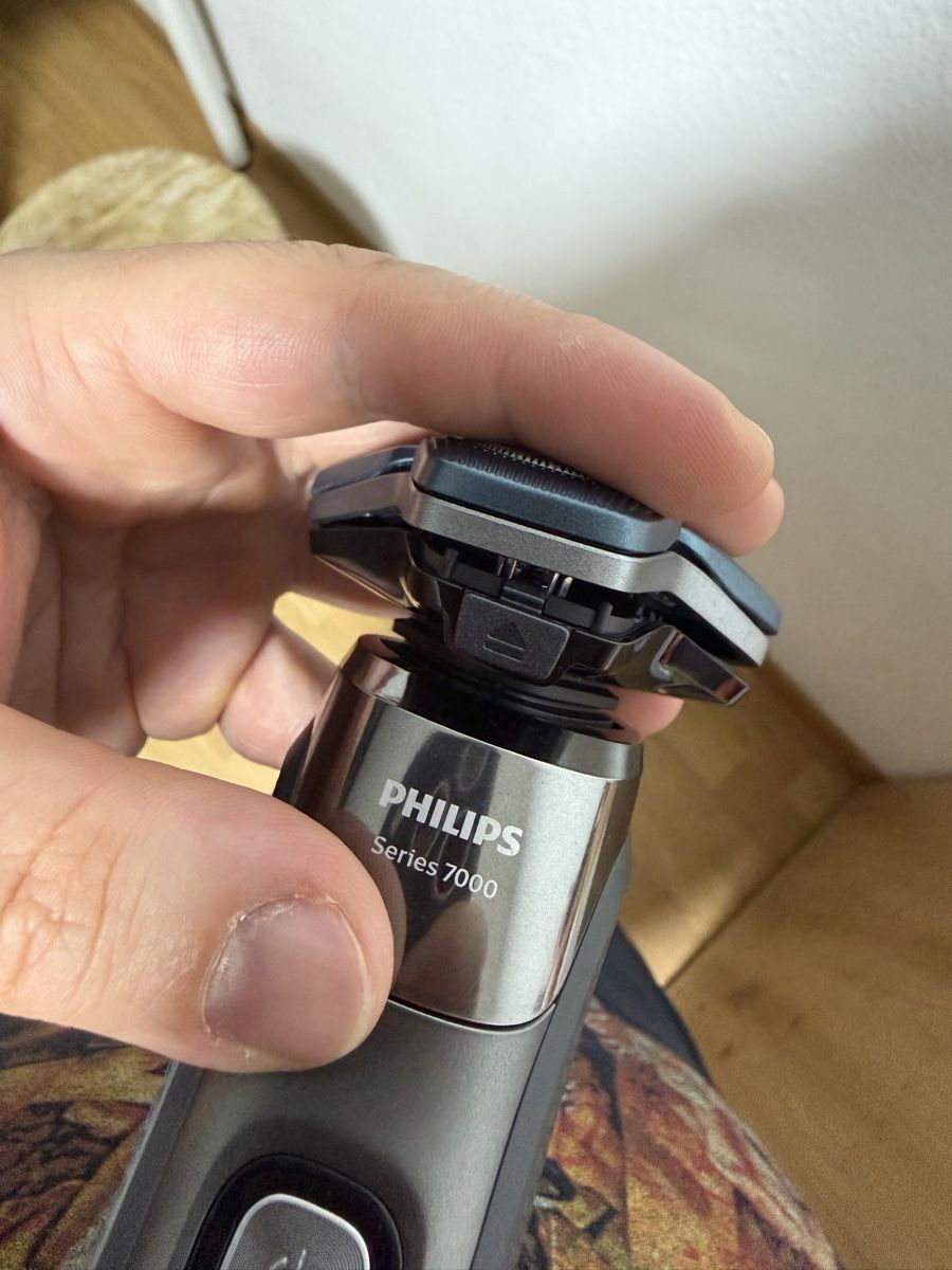 Philips Rasoirs & Lames de rasage: Philips Rasierer 5000 Series  – D'occasion à Niederbipp par yar_tf6f 5