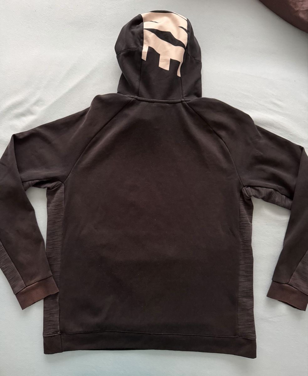 Nike Pullover & Sweatshirts: Sweat à capuche Nike noir, taille M – Gebraucht aus Genève von len_5q5n 1