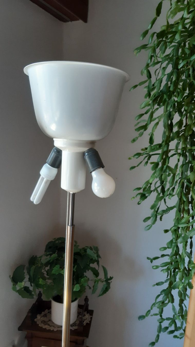 Lampen: Stehlampe mit Messing-Fuss – Gebraucht aus Eschlikon TG von Niko43 1