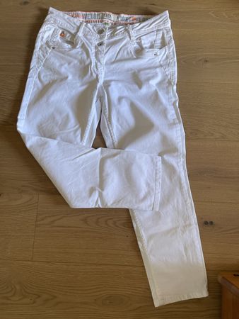 Damen Jeans weiss Grösse 38 neuwertig