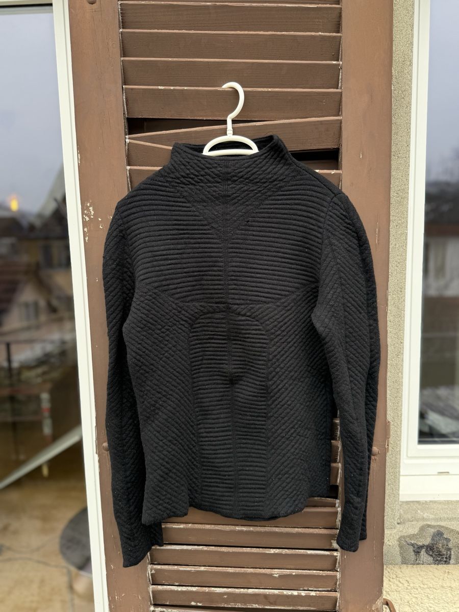 Maglioni & Felpe: Thierry Mugler Pullover schwarz Grösse M Made in Italy – Usato da Winterthur venduto da yan_j9zj 1