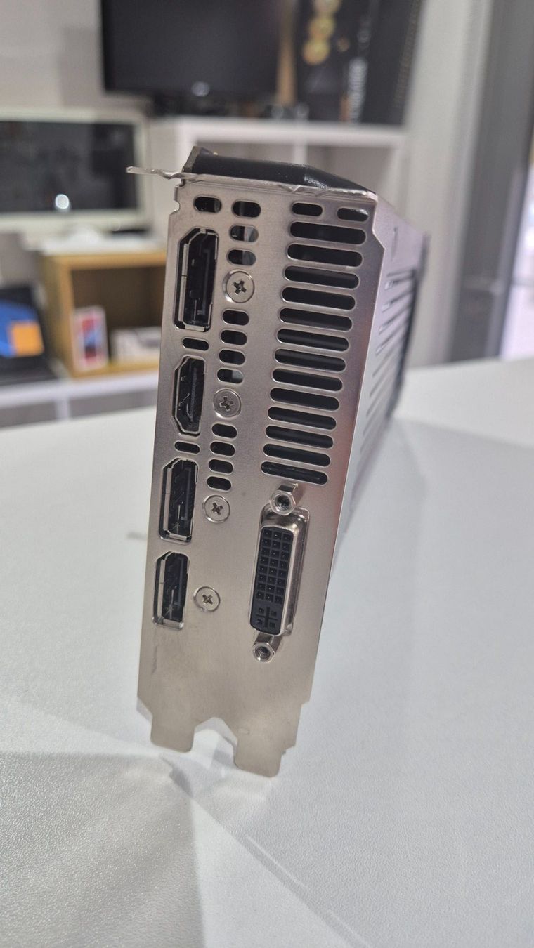 Asus Cartes graphiques: Carte graphique  Asus GTX 960 2Go – D'occasion à Chatel-St-Denis par Teck7 1