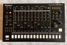 Roland TR-8S