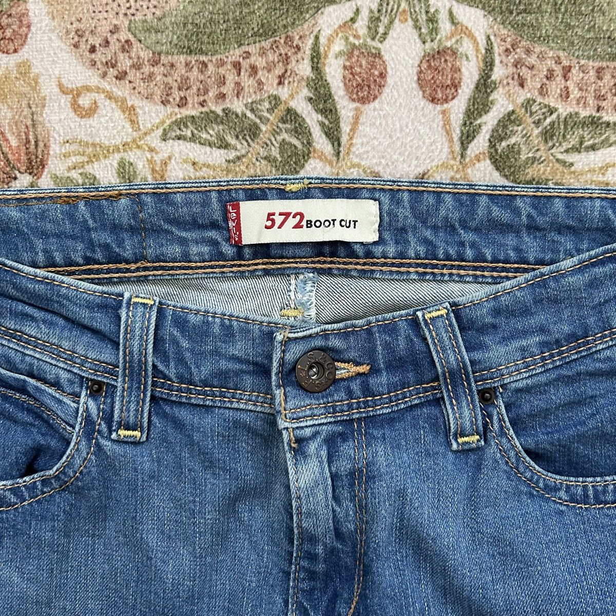 Levi's Jeans: Vintage Levi’s 572 – Nuovo (secondo la descrizione) da Genève venduto da Niara18 3