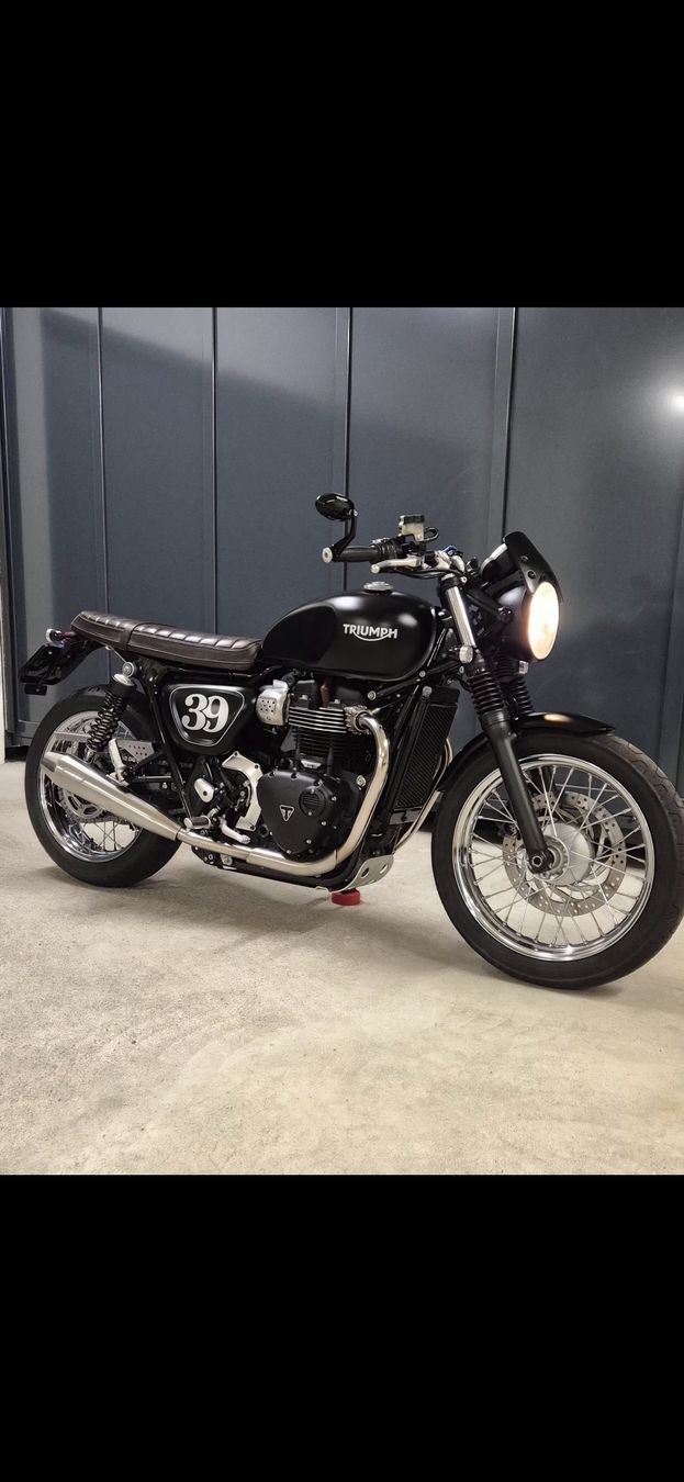 Triumph Route: Triumph street twin 900  – D'occasion à Begnins par jim_7mfm