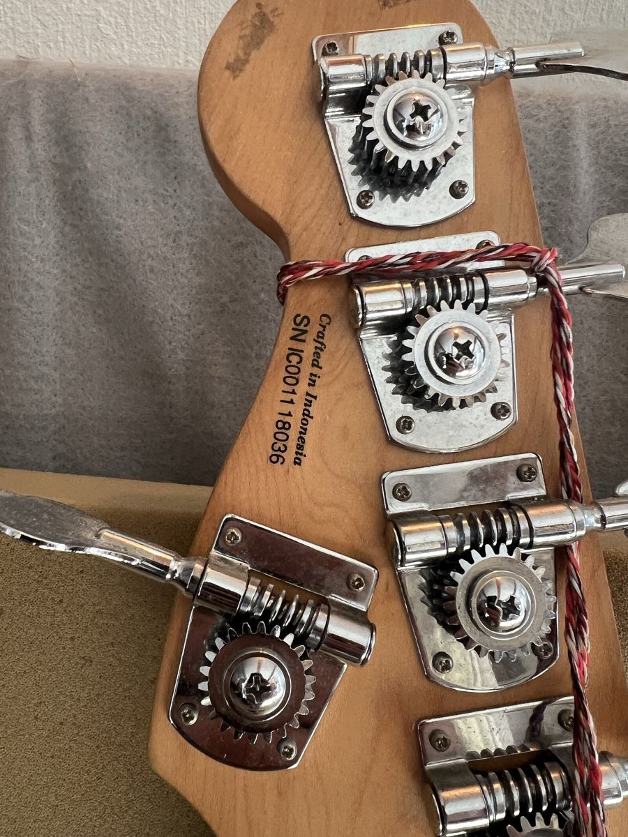 Squier Strumenti musicali: Squier Precision Bass - 5 Saiter – Usato da Bonaduz venduto da MalvinPMP 2