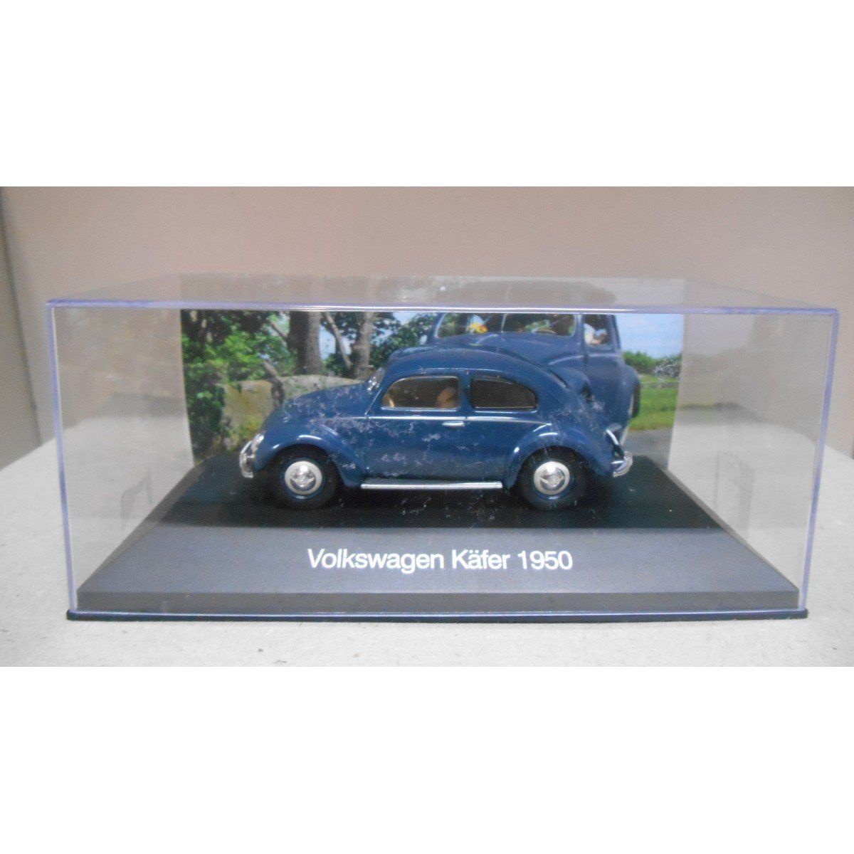 Volkswagen Modellini d'auto: VW Käfer "Bretzelkäfer" 1946-1953 dunkelblau           1:43 – Nuovo e nell'imballaggio originale da Gerlafingen venduto da espero88 8